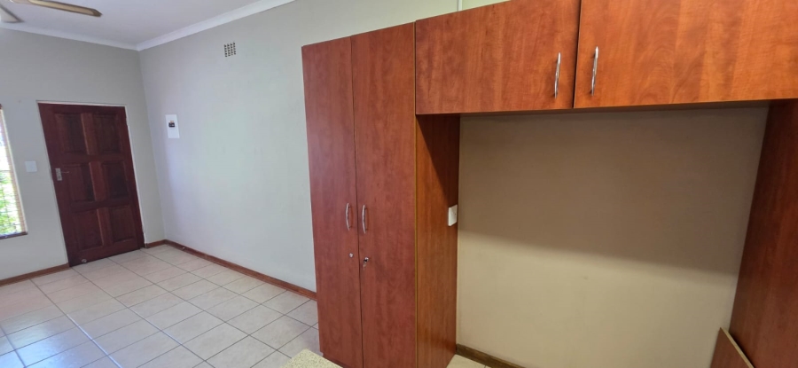 8 Bedroom Property for Sale in Meiringspark North West